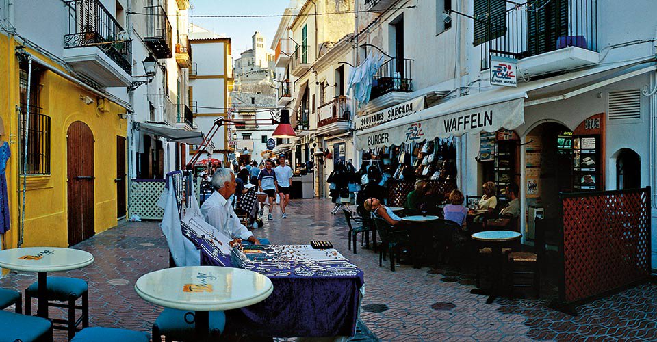 Tropfsteinhöhlen von Can Marҫà und Ibizas Altstadt
