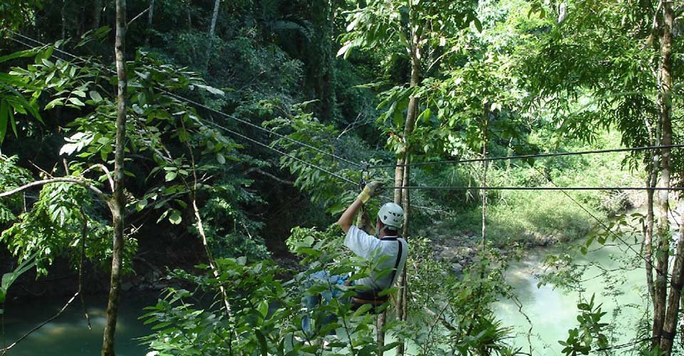Zipline-Tour im Hinterland