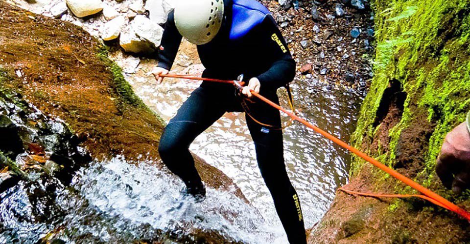 Canyoning: Abenteuer in den Bergen