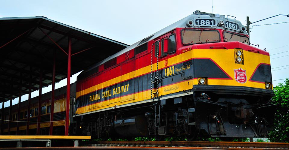 Exklusiv: Mit der Eisenbahn entlang des Panamakanals
