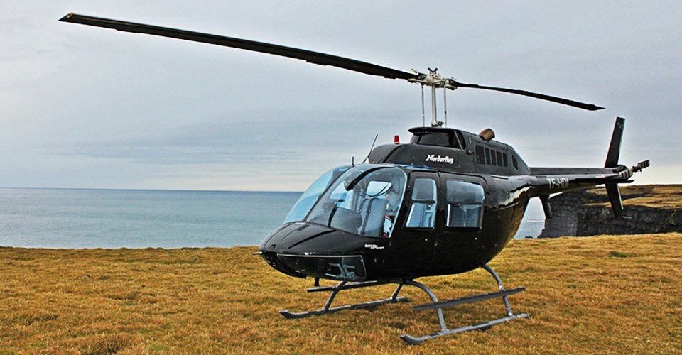 EXKLUSIV: Mit dem Helikopter über die Kraterlandschaft