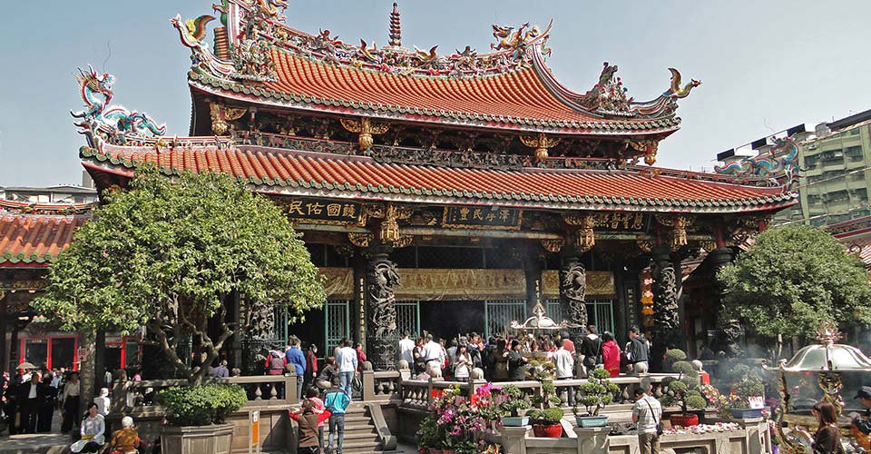 Taipehs berühmter Longshan Tempel und Gedächtnishalle