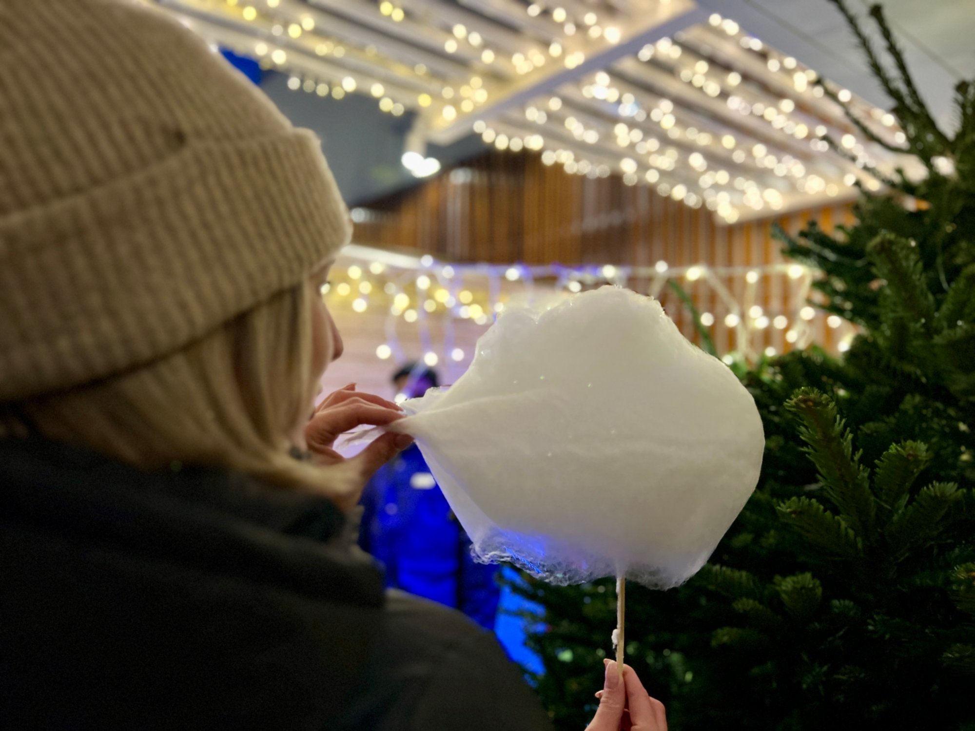 Zuckerwatte essen