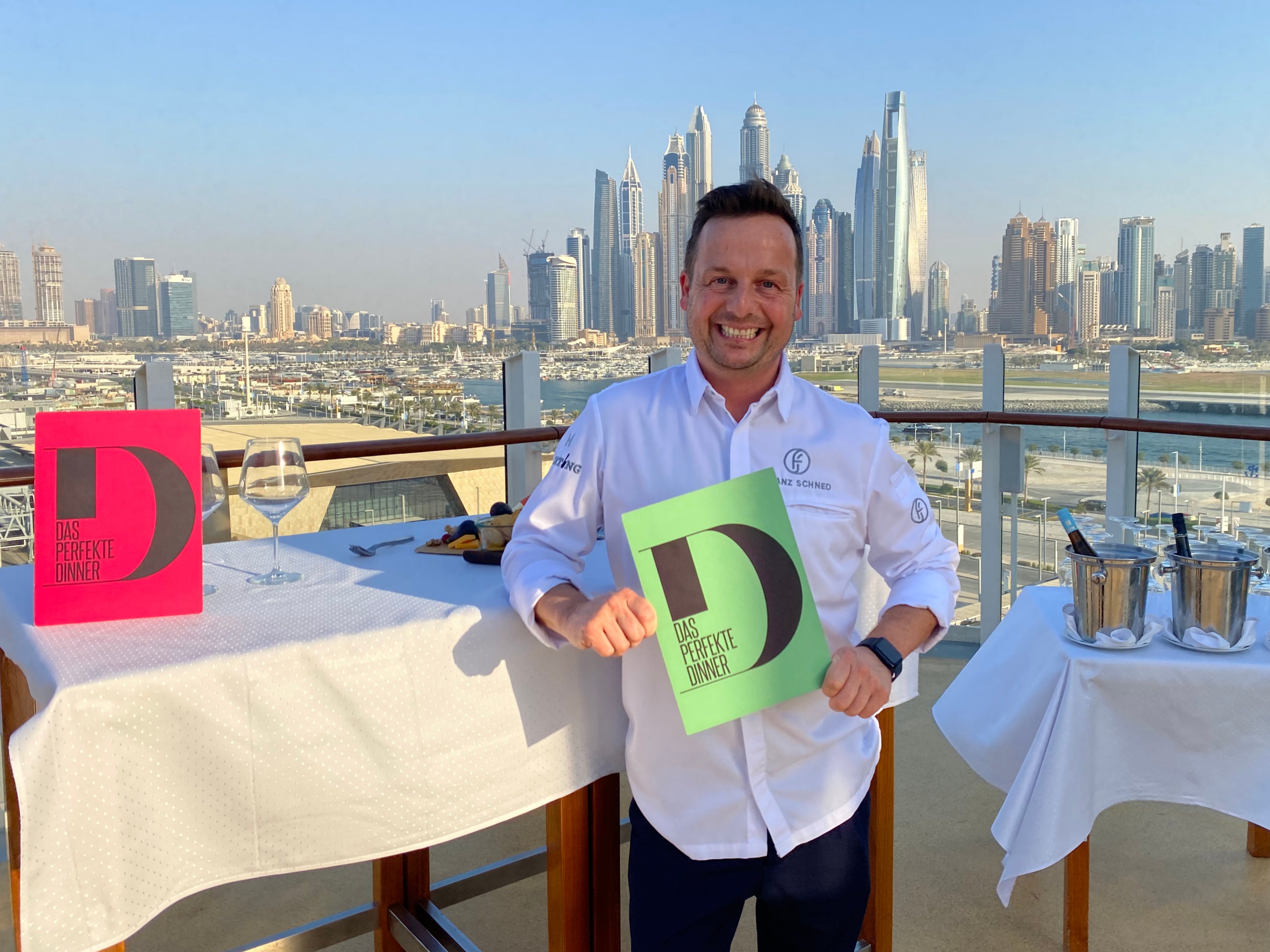 10 Punkte von Franz Schned vor der Skyline von Dubai