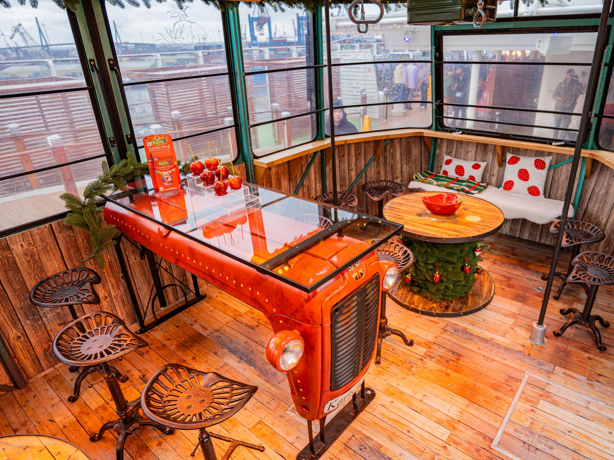 Karls-Wintergondel auf AIDAnova von innen