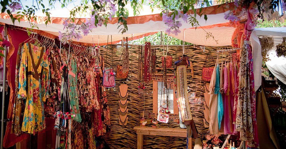 Bunter Hippiemarkt in Las Dalies
