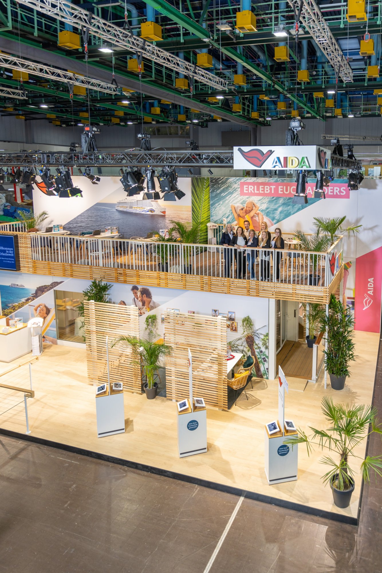 AIDA Messestand mit Schiffskabine