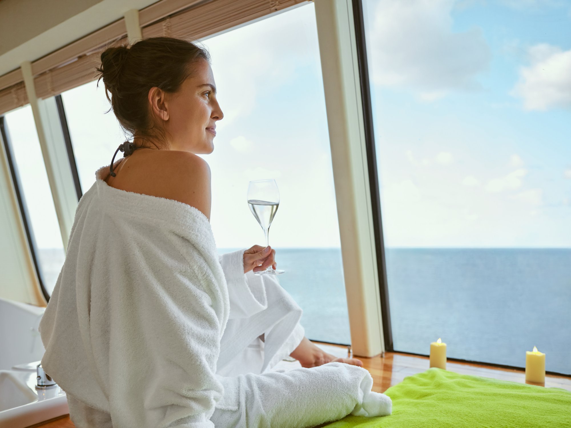 AIDAcosma vor den Kanarischen Inseln