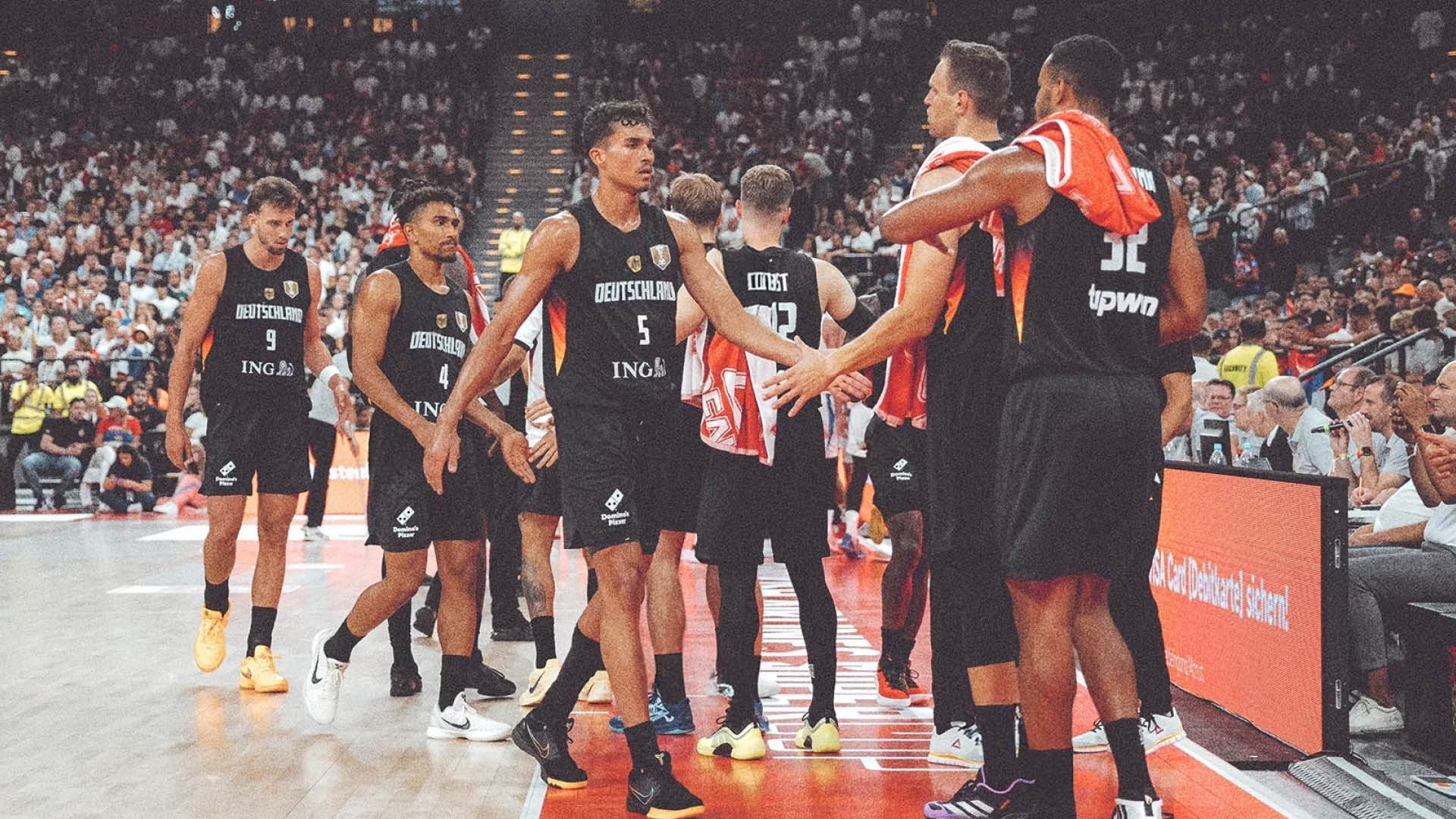 Unsere Basketball Nationalmannschaft nach dem Spiel