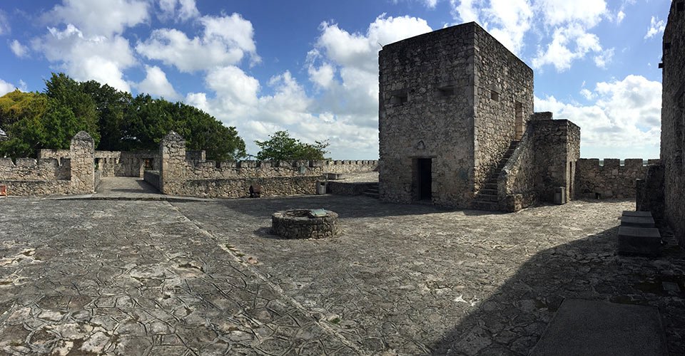 Festung Bacalar und Lagune der Sieben Farben 