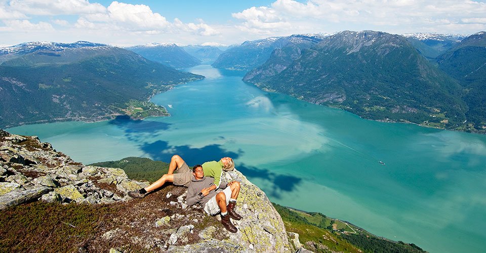 Molden og Lusterfjorden. 