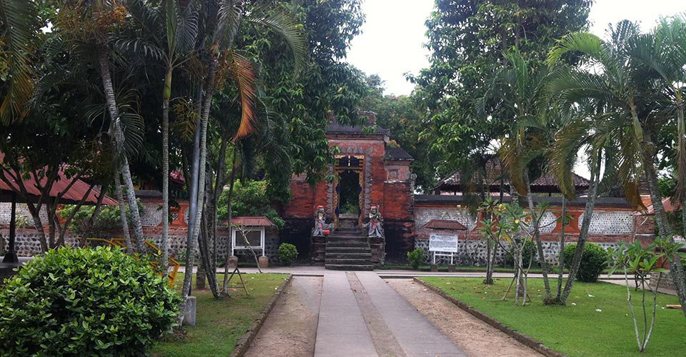 Lingsar Tempel und indonesische Handwerkskunst