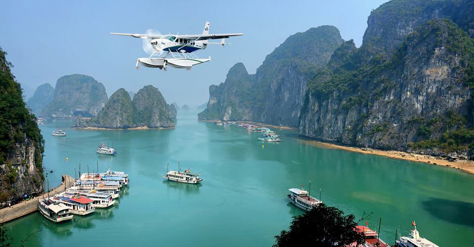 Exklusiv: Mit dem Wasserflugzeug über die Halong-Bucht