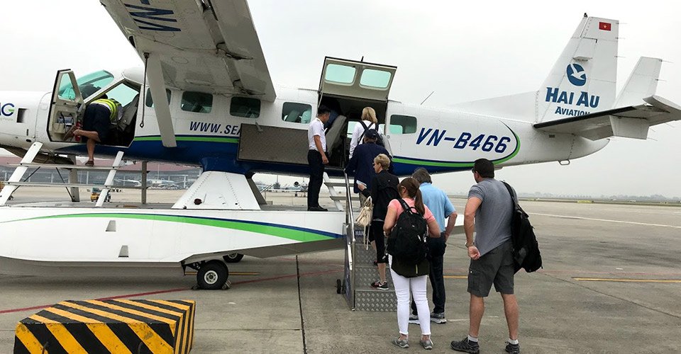 Exklusiv: Mit dem Wasserflugzeug über die Halong-Bucht