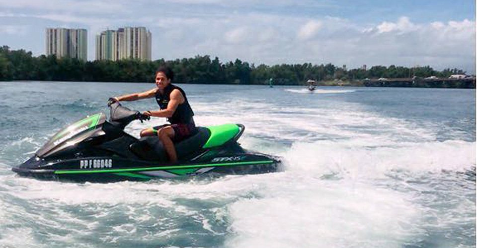 Jetski-Abenteuer entlang der Küste