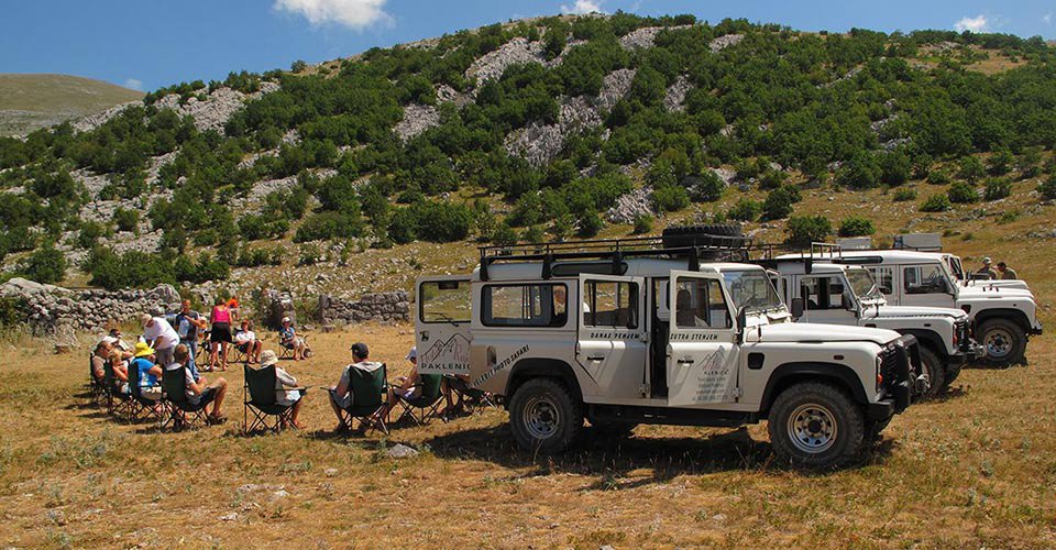 Mit dem Geländewagen durch spektakuläre Landschaft