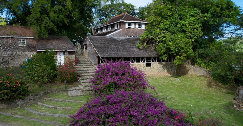maison principale et dependances