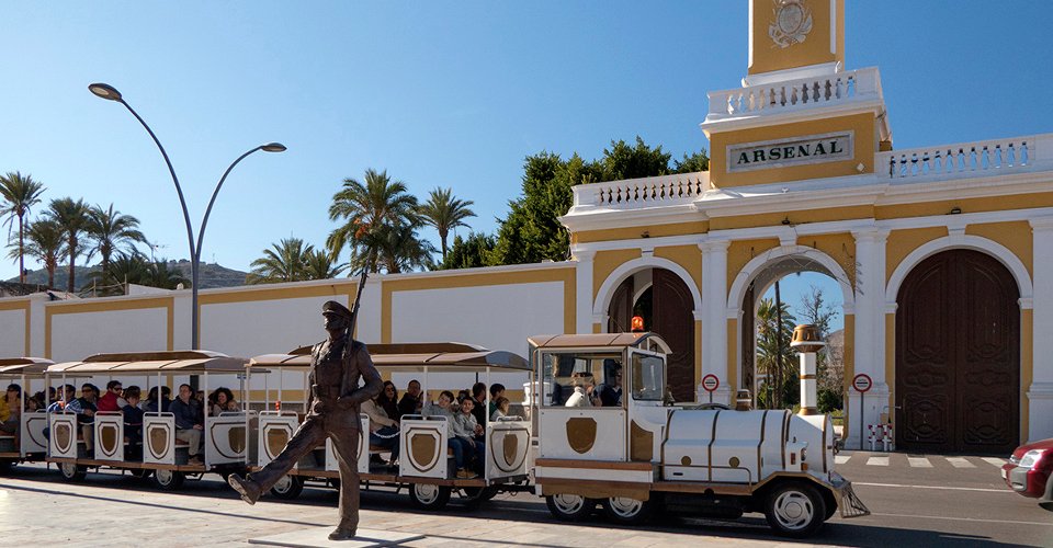 Mit der Bimmelbahn durch Cartagena