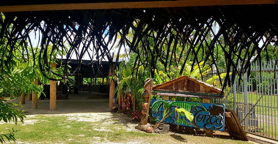 Besuch im Kulturdorf „Ancient Tonga“
