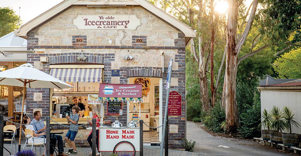 Ye Olde Icecreamery & Cafe
