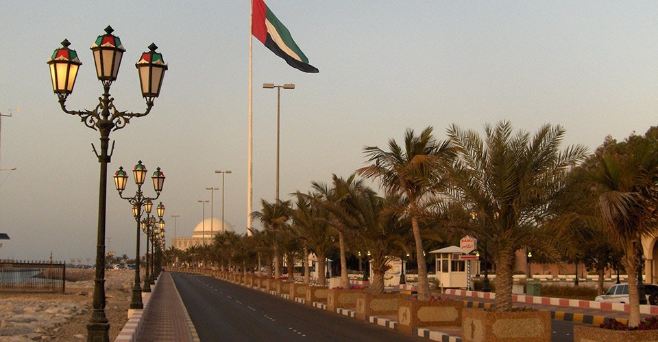 Highlights von Abu Dhabi im Panorama und Yas Mall