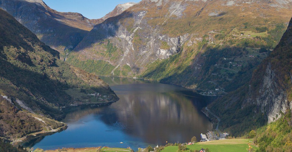Geirangerfjord zu Wasser und zu Land