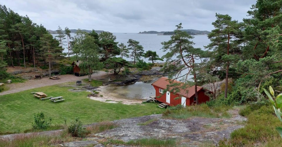 Leichte Wanderung durch die Natur Norwegens