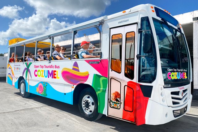 Cozumel und Beach Club mit dem Cabrio Bus entdecken
