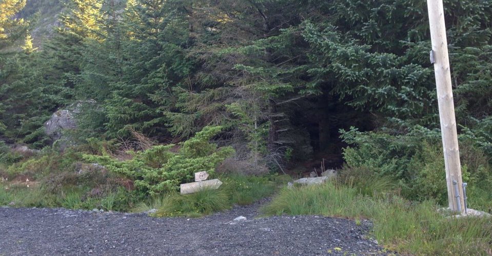 Wanderung auf den Bergen von Måløy