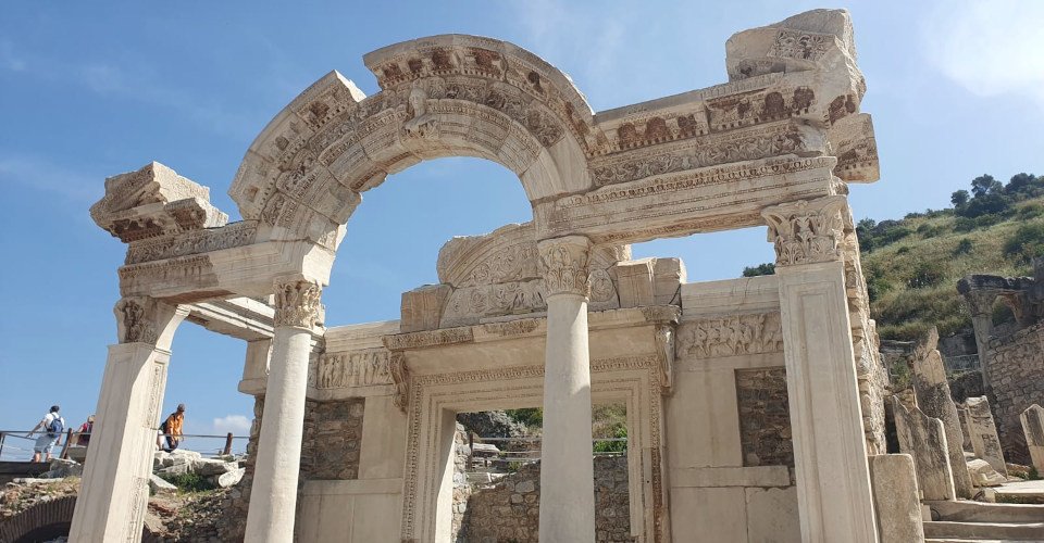 Barrierefrei Ephesus und den Artemis-Tempel in kleiner Gruppe erkunden
