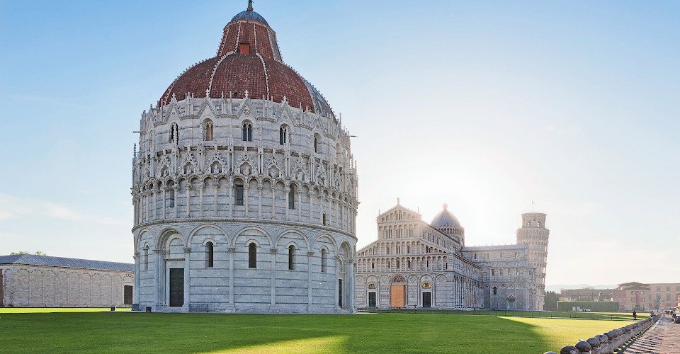 Baptistery, Duomo Santa Maria Assunta and the Leaning Tower, Piazza dei Miracoli, UNESCO World Heritage Site, Pisa, Tuscany, Italy, Europe