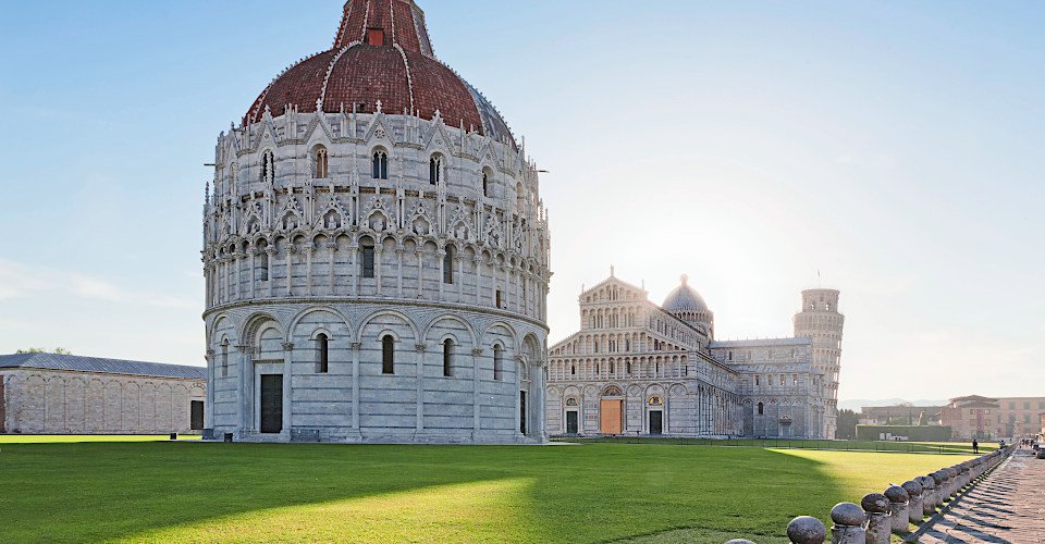 Baptistery, Duomo Santa Maria Assunta and the Leaning Tower, Piazza dei Miracoli, UNESCO World Heritage Site, Pisa, Tuscany, Italy, Europe