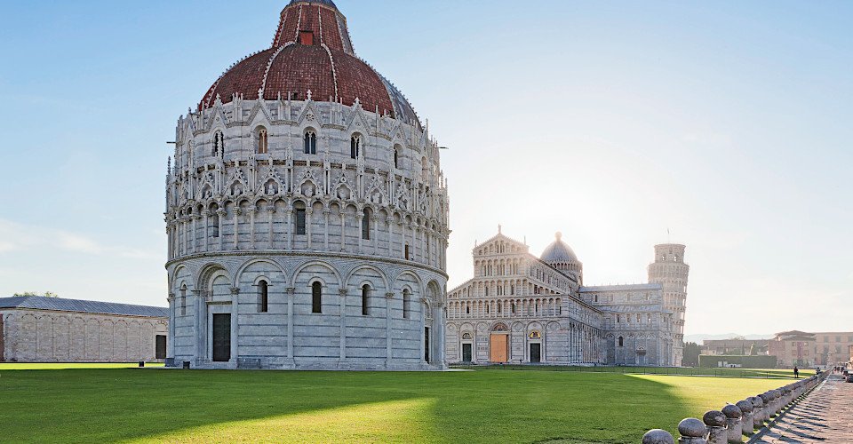 Baptistery, Duomo Santa Maria Assunta and the Leaning Tower, Piazza dei Miracoli, UNESCO World Heritage Site, Pisa, Tuscany, Italy, Europe
