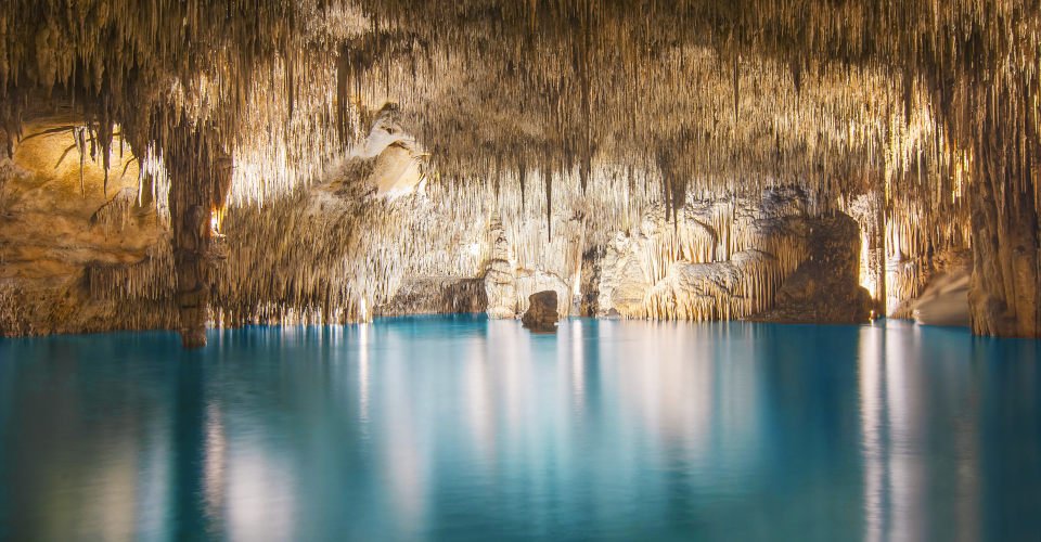 Underground lake in Dragon cave (Cuevas del Drach), Porto Cristo, Mallorca, Spain