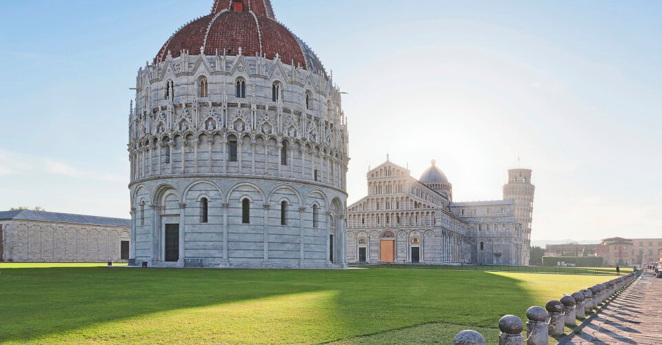 Baptistery, Duomo Santa Maria Assunta and the Leaning Tower, Piazza dei Miracoli, UNESCO World Heritage Site, Pisa, Tuscany, Italy, Europe