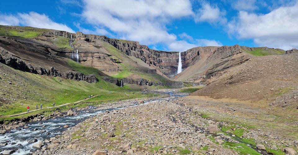 Wanderung zum Hengifoss-Wasserfall