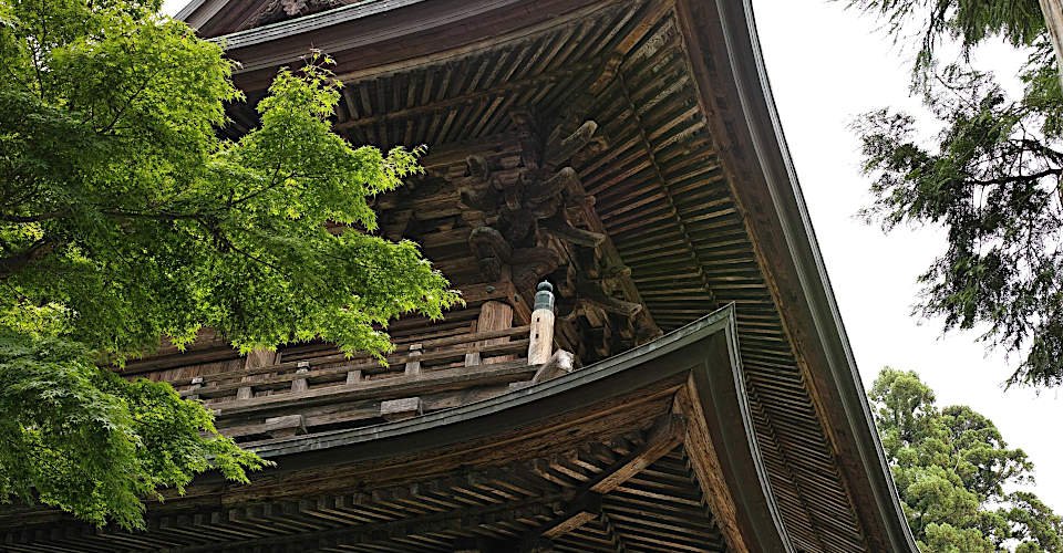 Großer Buddha von Kamakura und Shintō-Schrein