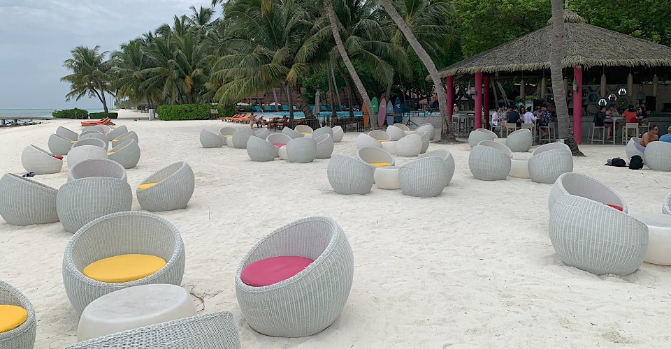 Ein ganzer Tag am Strand: Club Med Kani Resort 