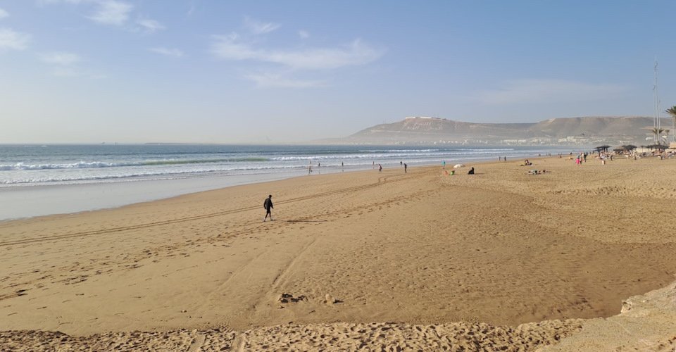 Stadt- und Strandvergnügen in Agadir mit dem Bike