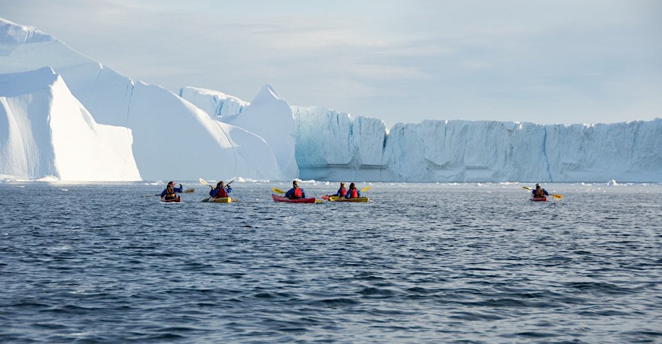 Mit dem Kajak auf dem Eisfjord