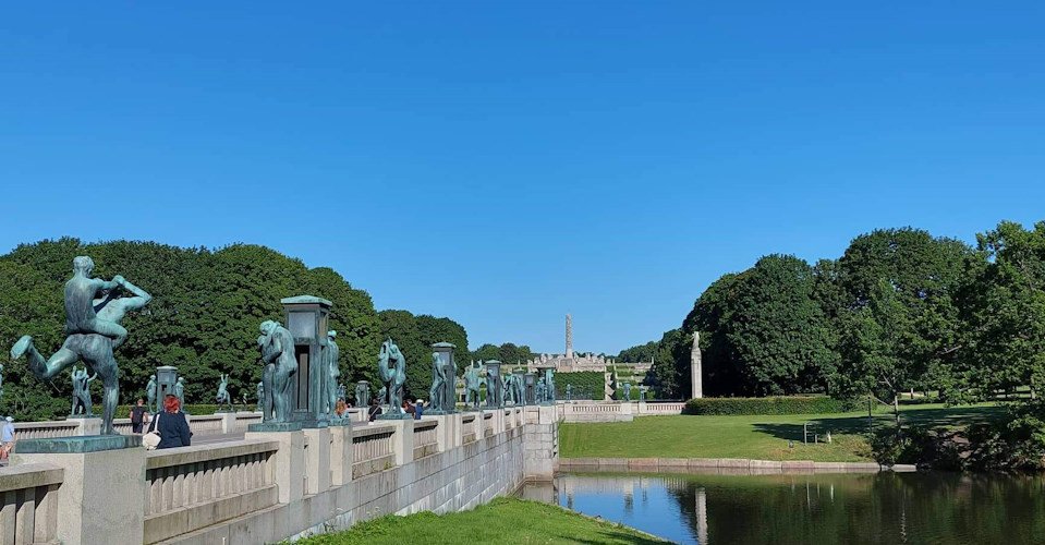 Mit der Straßenbahn zum Vigeland-Skulpturenpark und Königspalast