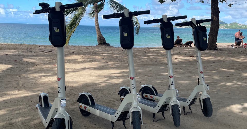 Montego Bay und Strand mit dem E-Scooter