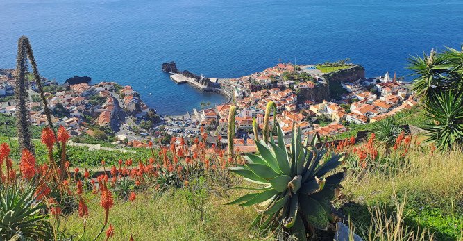 Fischerdorf Câmara de Lobos, Steilklippe Cabo Girão und Seilbahnfahrt 