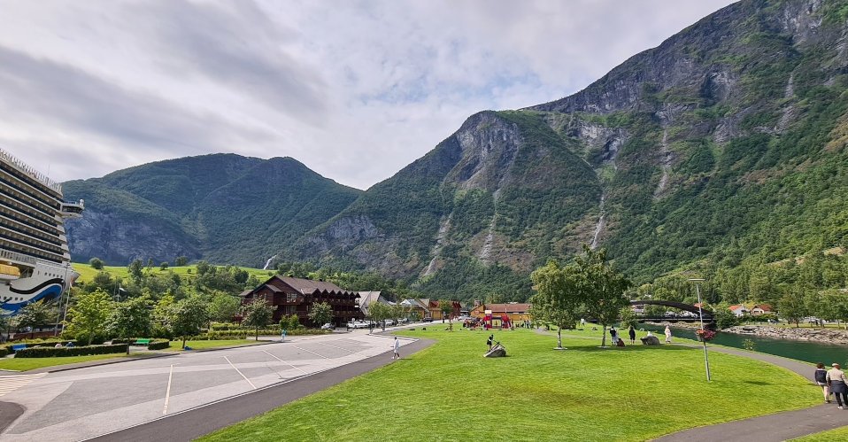 Komm an Land: Zu Fuß durch Flam