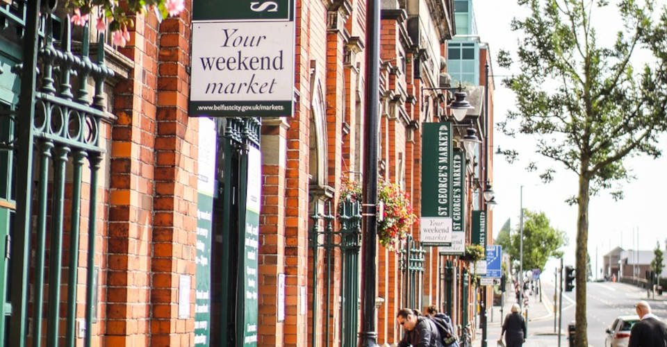 Komm an Land: Belfast zu Fuß erleben