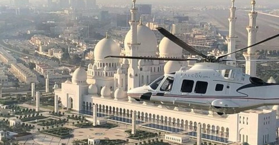 Helikopter-Flug über die Highlights Abu Dhabis