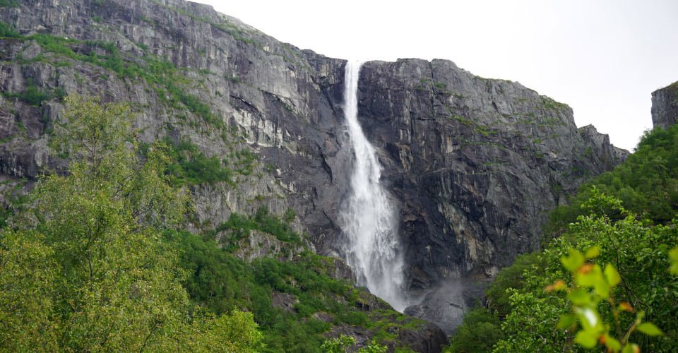 Mit dem E-Bike zum Skytjefossen