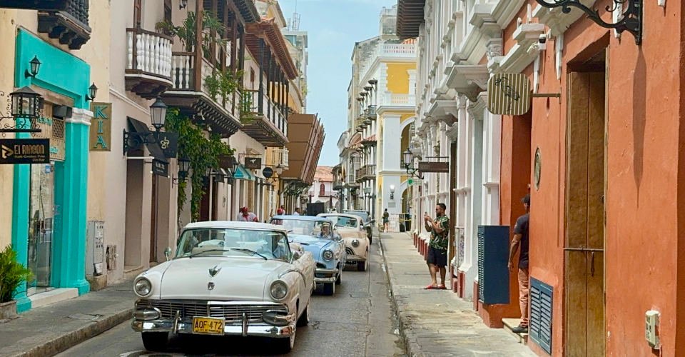 Die Altstadt von Cartagena im Oldtimer entdecken