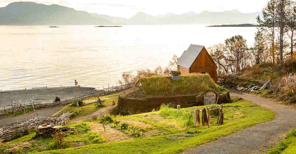 Komm an Land: Harstad zu Fuß entdecken