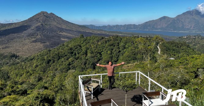 TOUR OPERATOR GATEWAY - Panoramic View of Mount Batur and Lake Batur from a Scenic Deck
